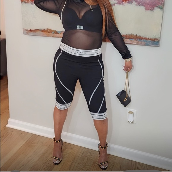 Authentic Gucci knits feels great only wore for 2 hours second pic is the front - Picture 4 of 4